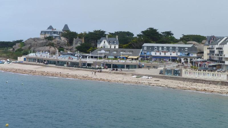 Hotel - Restaurant - Salon De The Le Beausejour Tregastel Bagian luar foto