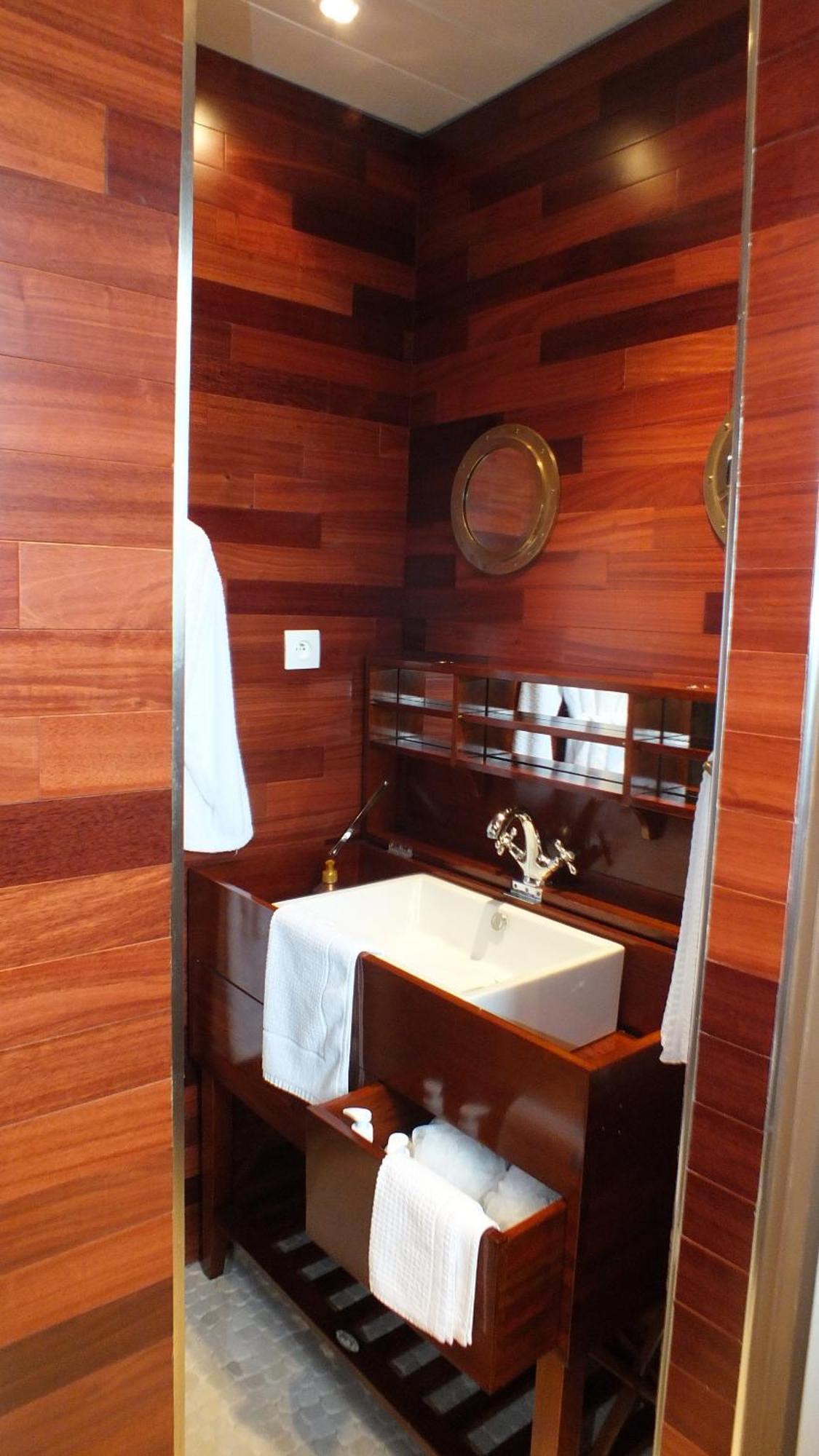 Hotel - Restaurant - Salon De The Le Beausejour Tregastel Ruang foto