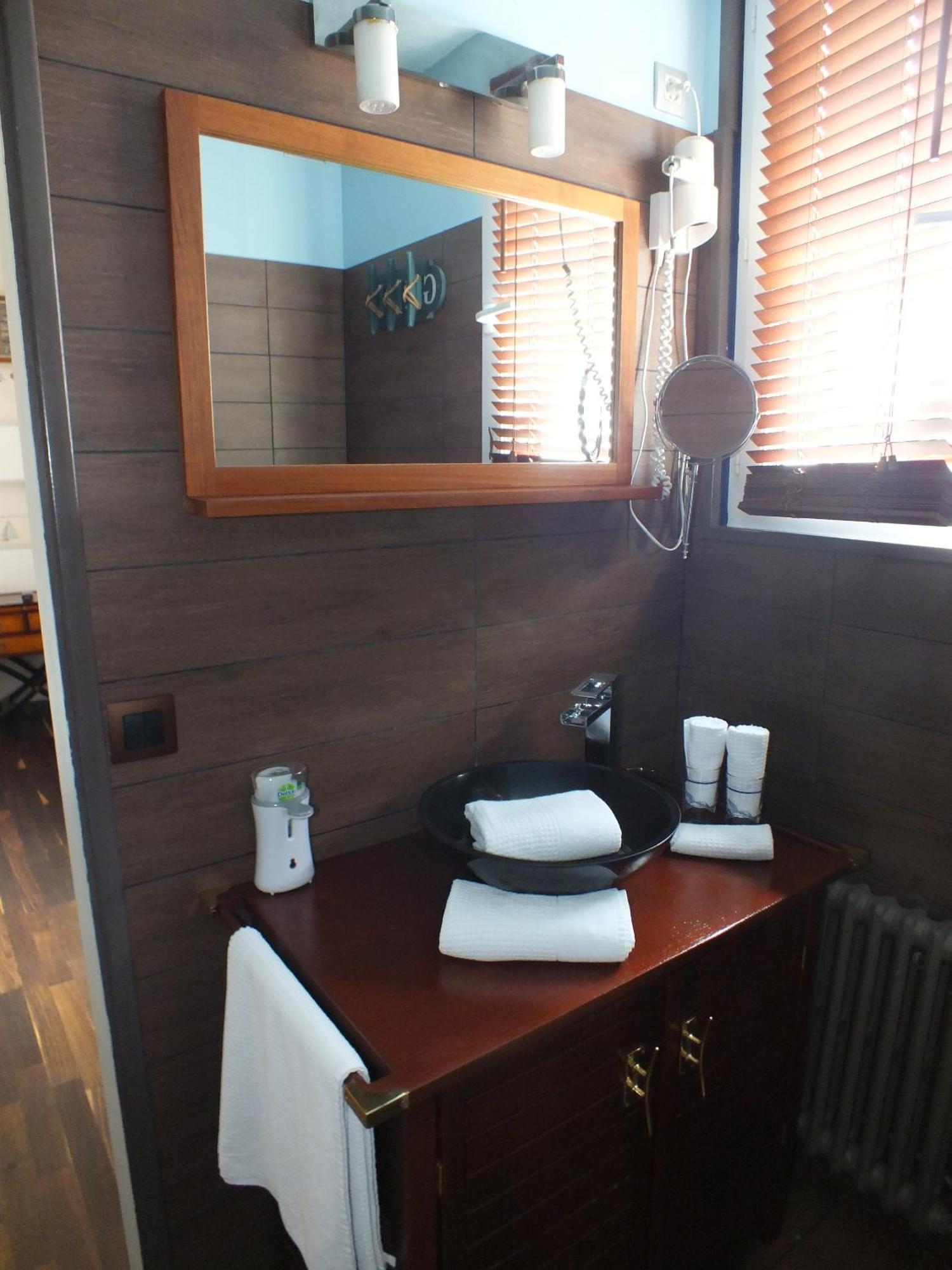 Hotel - Restaurant - Salon De The Le Beausejour Tregastel Ruang foto